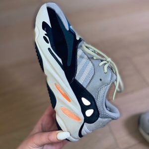 adidas Yeezy Boost 700 Wave Runner Solid Grey